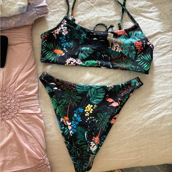 SKATIE jungle swim - Picture 1 of 4